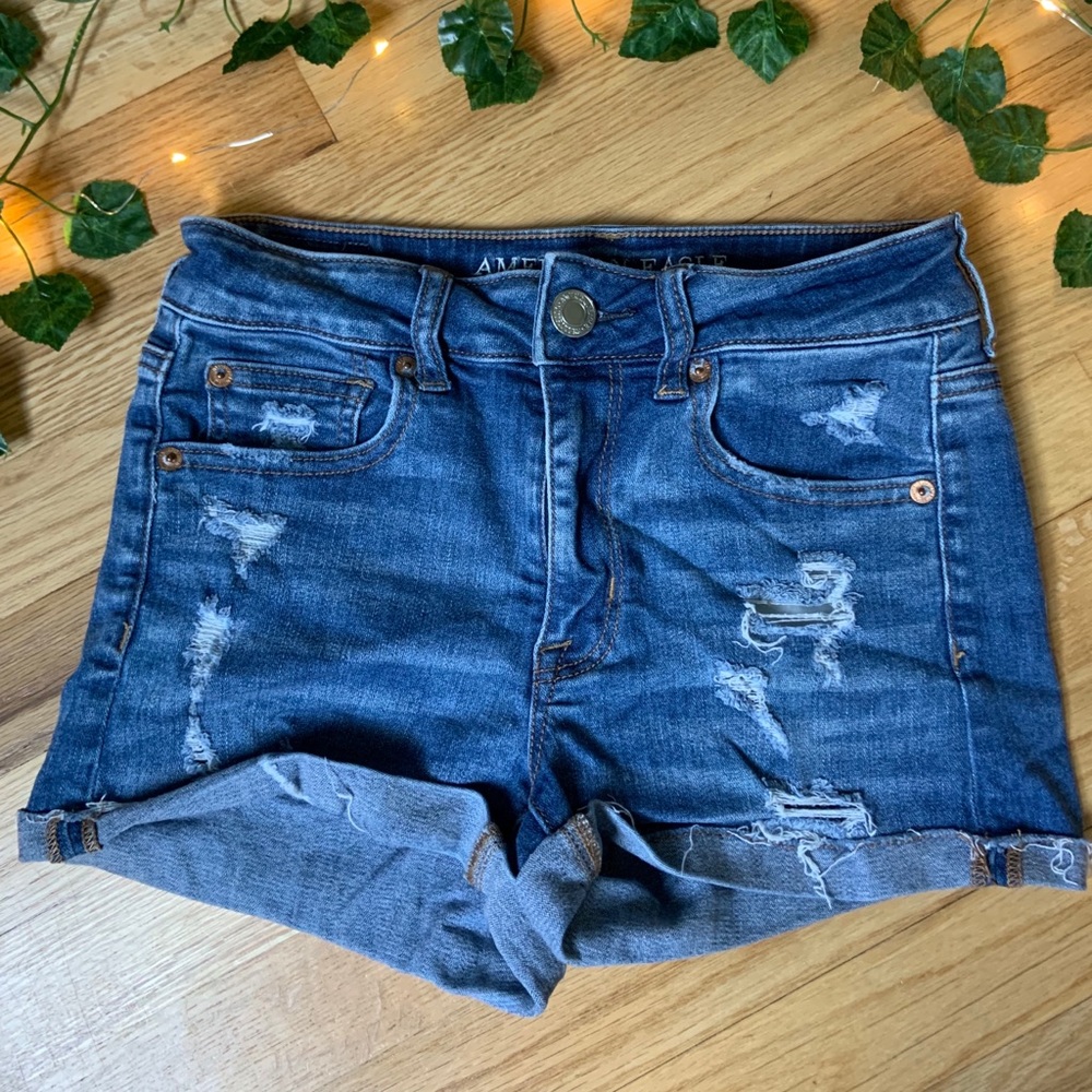✨american eagle hi-rise distressed shortie short